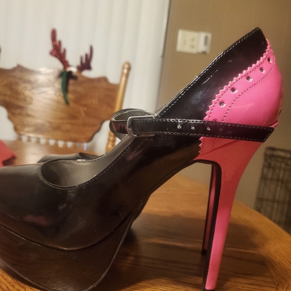 Charlotte Russe,  size 9, pink & black heels - Picture 1 of 4